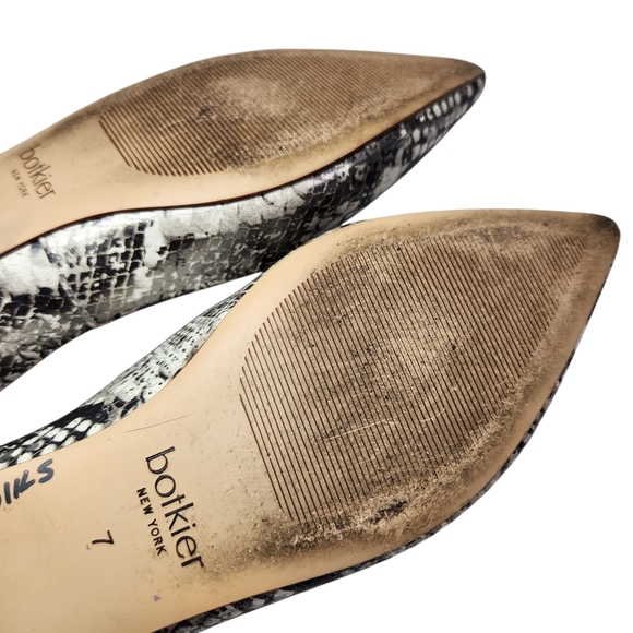 Botkier Annika Grey/Silver Snake Embossed Pointed Ballet Flats Size 7 - Picture 12 of 12